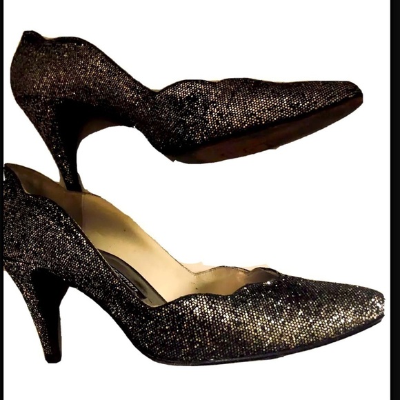 Stuart Weitzman For Mr. Seymour 70 Pointed Toe Scallop  Heel Pumps  US 5.5B - Picture 2 of 9